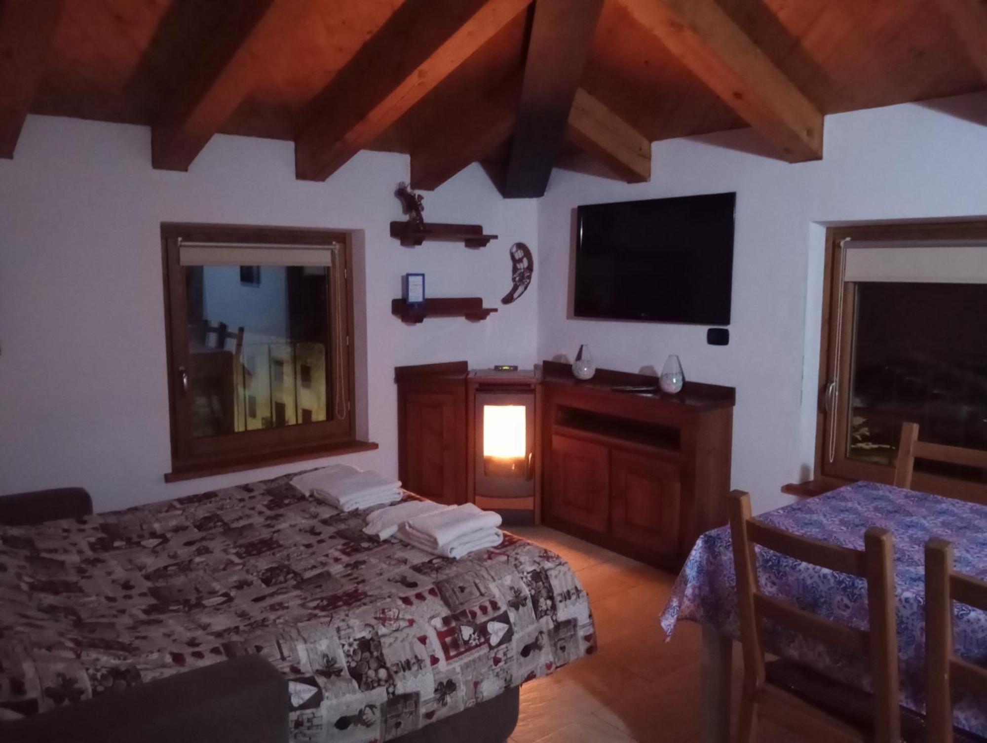 Mansarda Monte Bianco Appartement La Salle Buitenkant foto