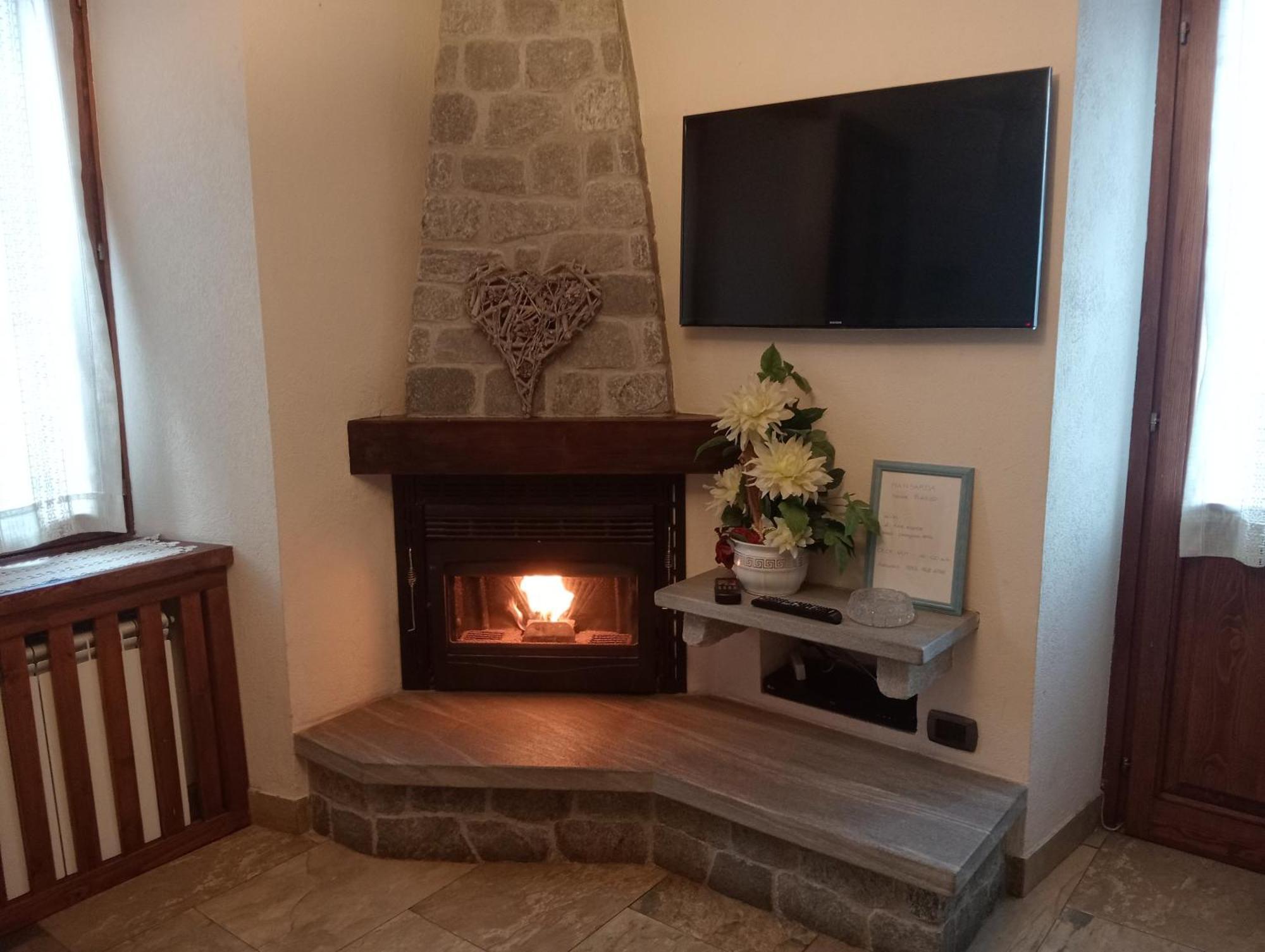 Mansarda Monte Bianco Appartement La Salle Buitenkant foto